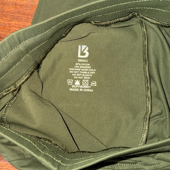 BuffBunny Jasmine Jogger Legging in Olive Green, Size S - Picture 4 of 7